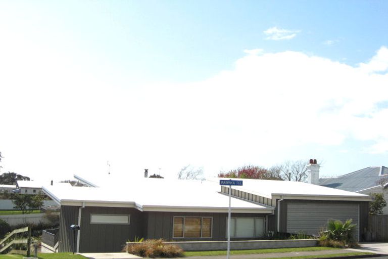 Photo of property in 59 Waiwaka Terrace, Strandon, New Plymouth, 4312