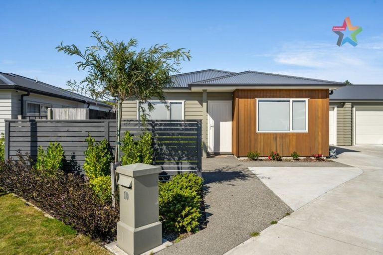 Photo of property in 10 Ron Fawcett Way, Wainuiomata, Lower Hutt, 5014