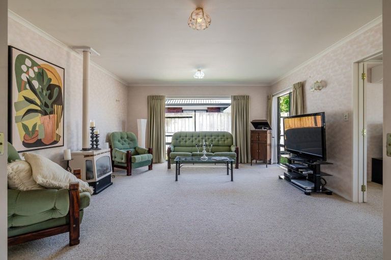 Photo of property in 8 Rothesay Place, Highbury, Palmerston North, 4412