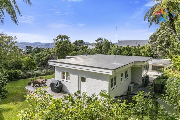 Photo of property in 46 Akatea Road, Korokoro, Lower Hutt, 5012