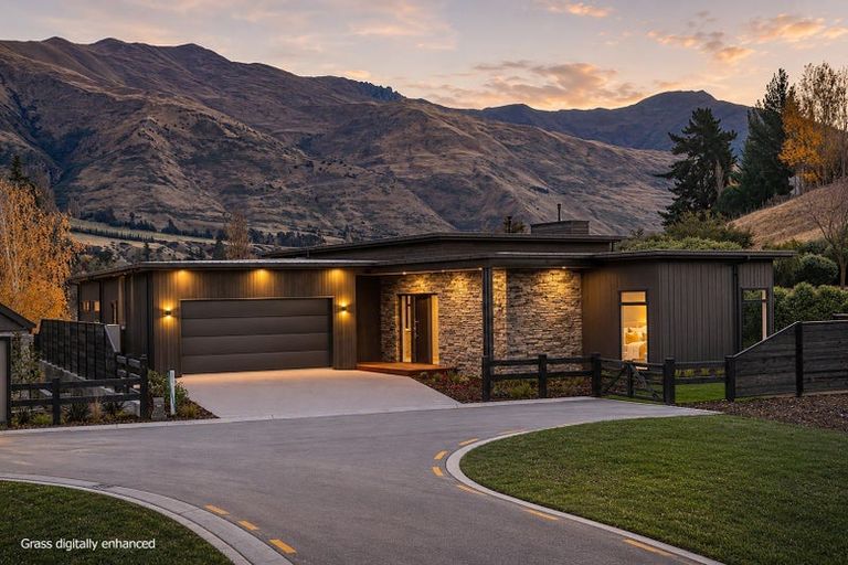 Photo of property in 9 Kamana Rise, Wanaka, 9382