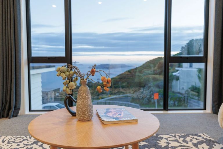 Photo of property in 46 Domett Street, Newlands, Wellington, 6037