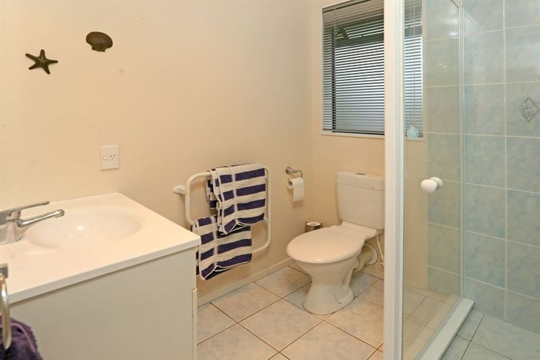 Photo of property in 30 Basra Drive, Henderson, Auckland, 0612