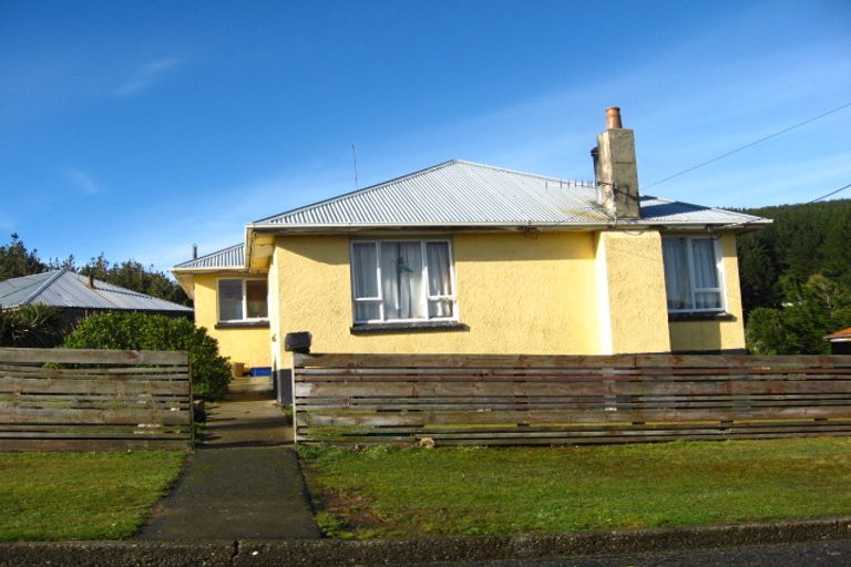 Photo of property in 10 Mason Street, Bluff, 9814