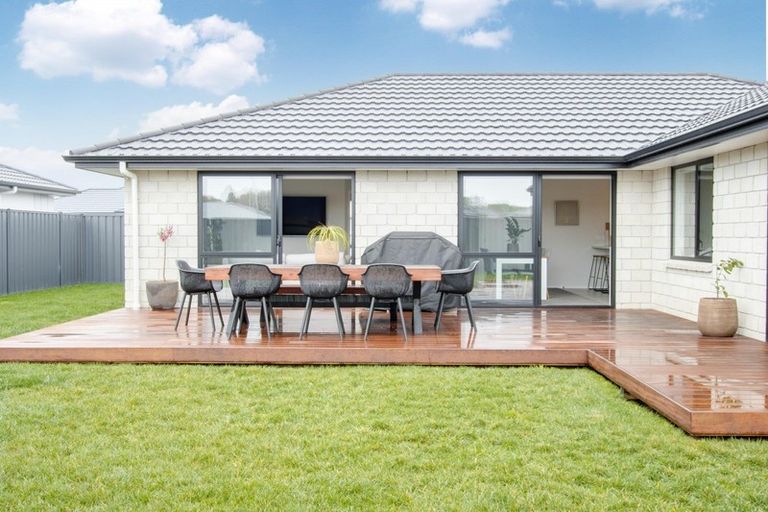 Photo of property in 10 Hikawera Drive, Frimley, Hastings, 4120