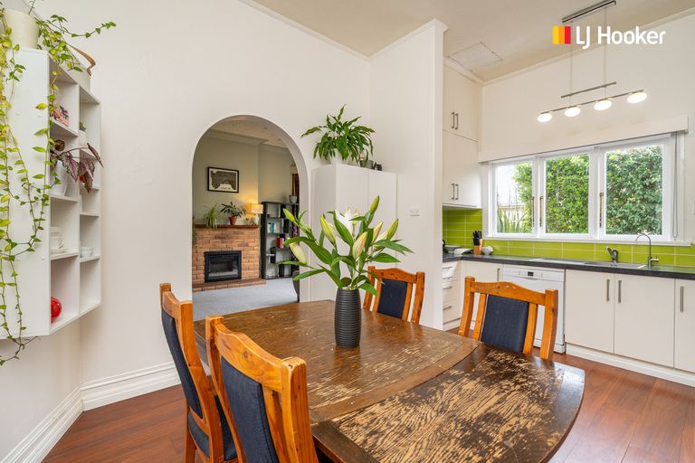 Photo of property in 24 Mataora Road, Kenmure, Dunedin, 9011