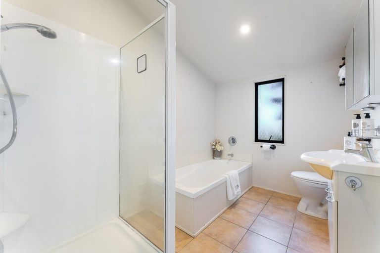 Photo of property in 2/3 Domain Road, Glenfield, Auckland, 0629