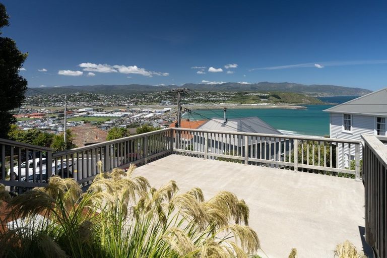 Photo of property in 15 Sunglow Avenue, Melrose, Wellington, 6023