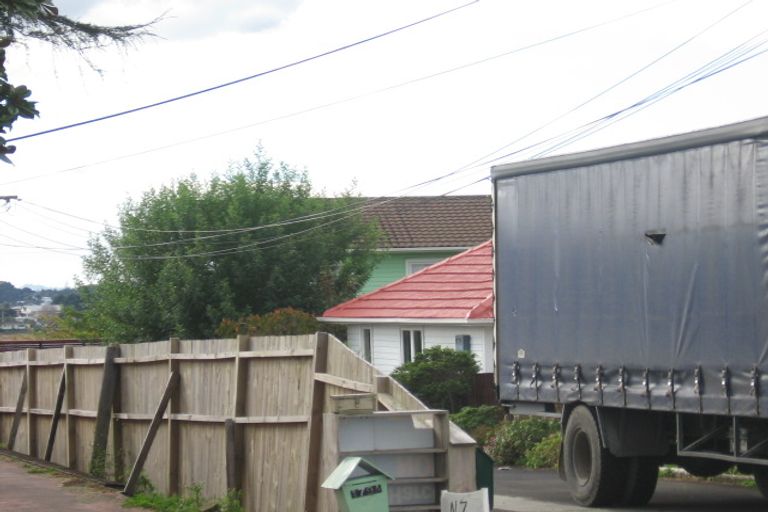 Photo of property in 175 Waimumu Road, Massey, Auckland, 0614