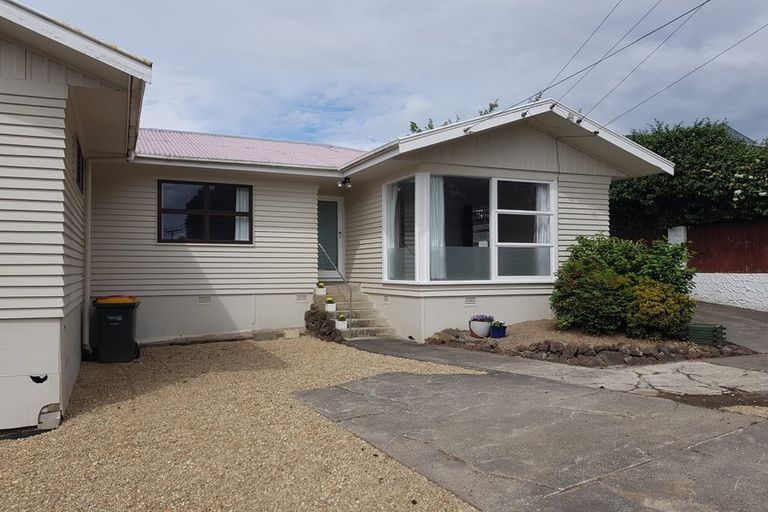 Photo of property in 73 Tramway Road, Beach Haven, Auckland, 0626