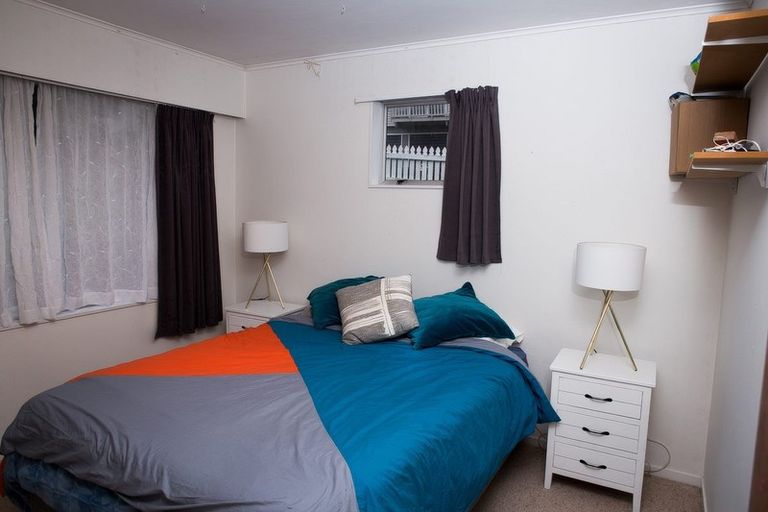 Photo of property in 110 Taylor Terrace, Tawa, Wellington, 5028