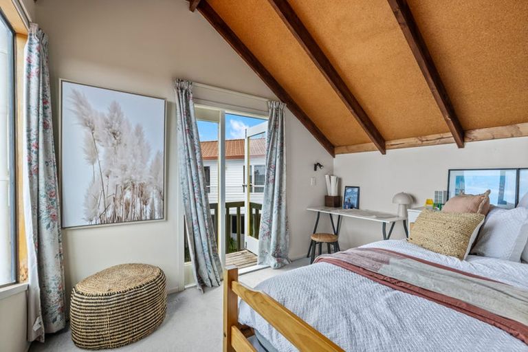 Photo of property in 16 Awatere Place, Snells Beach, 0920