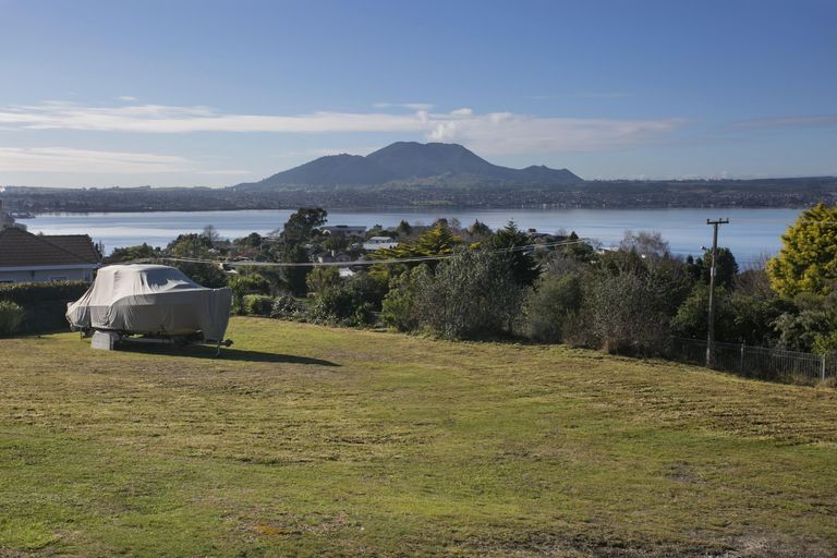 Photo of property in 16 Mapara Road, Acacia Bay, Taupo, 3385