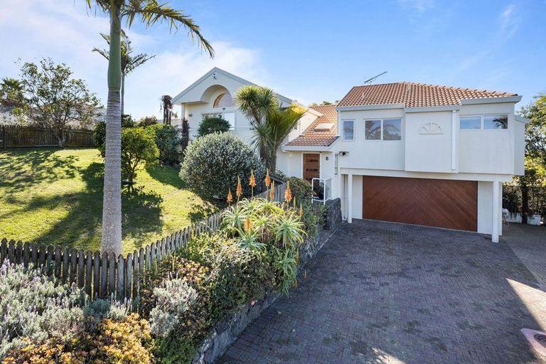 Photo of property in 8 Caversham Drive, Torbay, Auckland, 0630