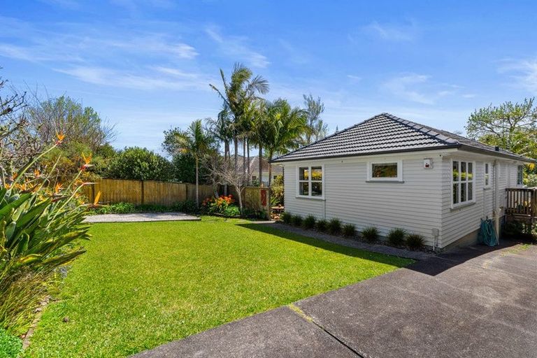 Photo of property in 12 Linwood Avenue, Forrest Hill, Auckland, 0620