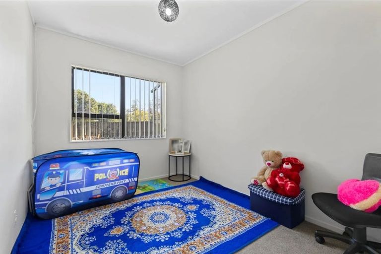 Photo of property in 2/30 Kindergarten Drive, Conifer Grove, Takanini, 2112