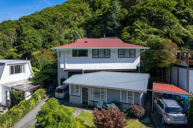 Photo of property in 16 Arthur Crescent, Waikawa, Picton, 7220