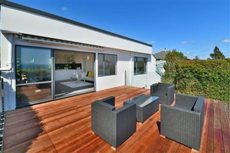 Photo of property in 1376 Whangaparaoa Road, Army Bay, Whangaparaoa, 0930