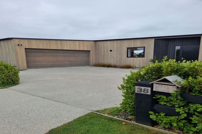 Photo of property in 38 Stackbrae Avenue, Wanaka, 9305