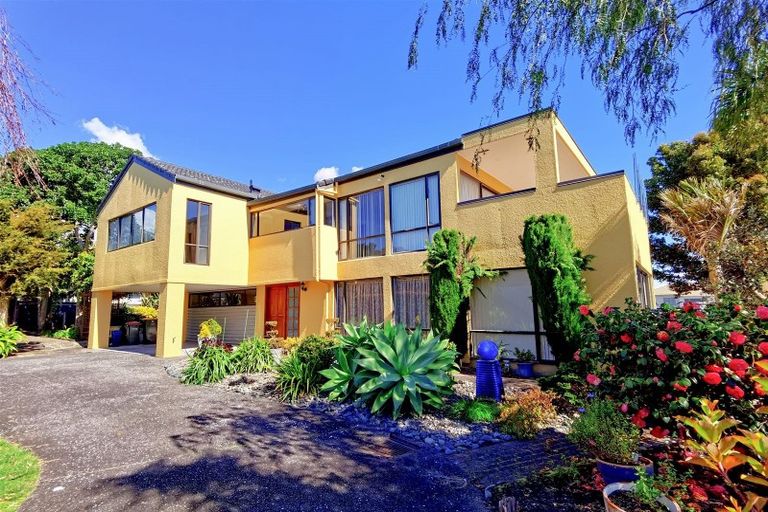 Photo of property in 2/27 Macleans Road, Bucklands Beach, Auckland, 2014