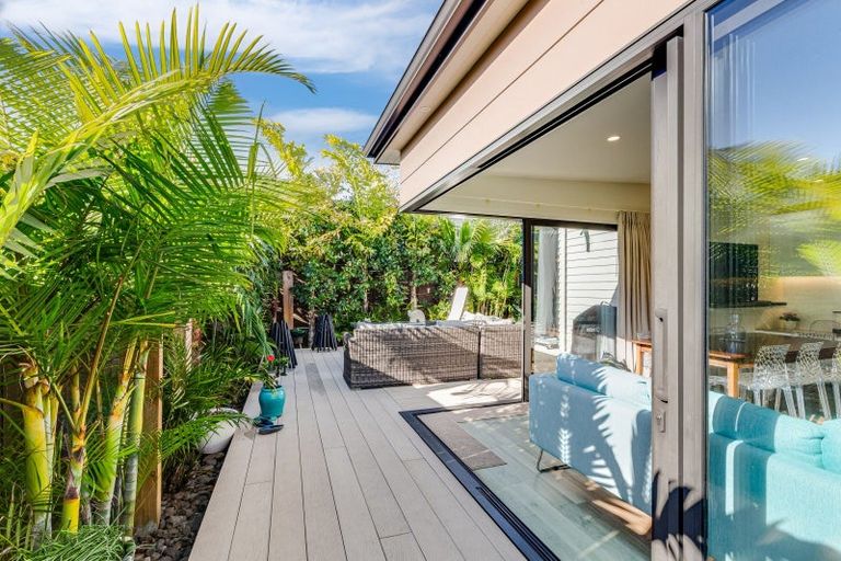 Photo of property in 80 Waipunahau Road, Waikanae, 5036