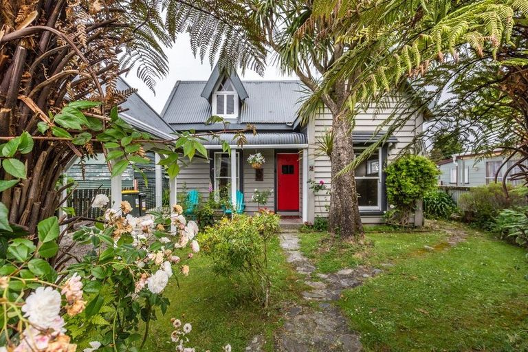 Photo of property in 98 Second Street, Kumara, 7832