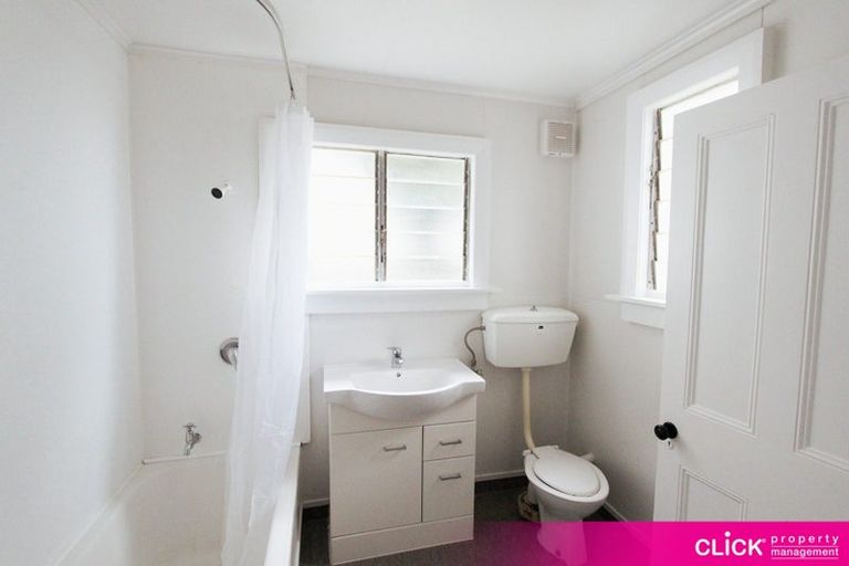 Photo of property in 2 Royal Terrace, Dunedin Central, Dunedin, 9016