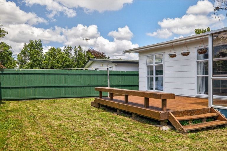 Photo of property in 4 Rhodes Drive, Kelvin Grove, Palmerston North, 4414