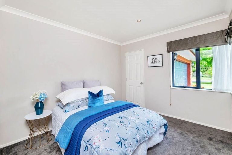 Photo of property in 51 Sapperton Drive, Henderson, Auckland, 0612