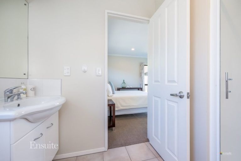 Photo of property in 24 Pinehill Crescent, Trentham, Upper Hutt, 5018