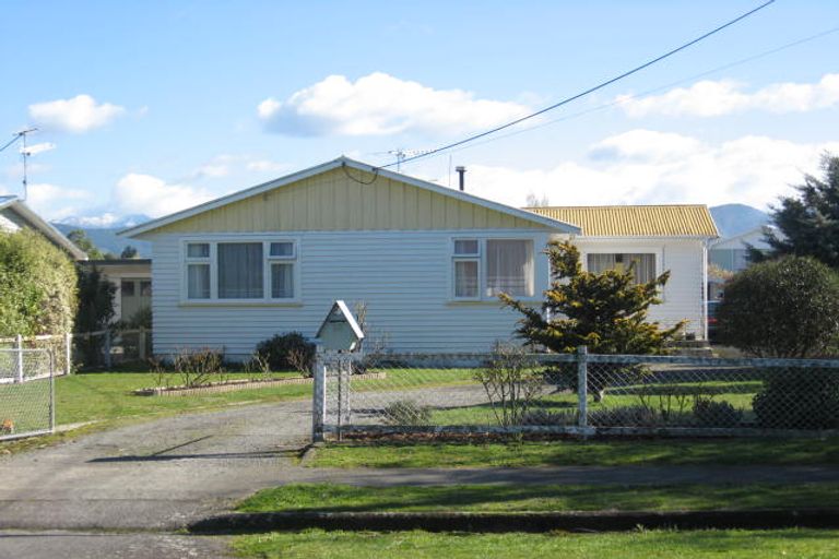 Photo of property in 22 Taylor Street, Carterton, 5713