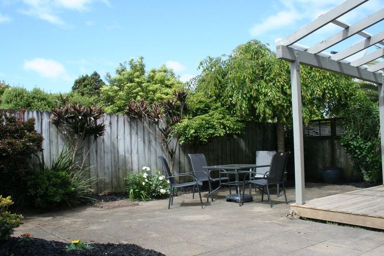 Photo of property in 9/103 Swanson Road, Henderson, Auckland, 0610