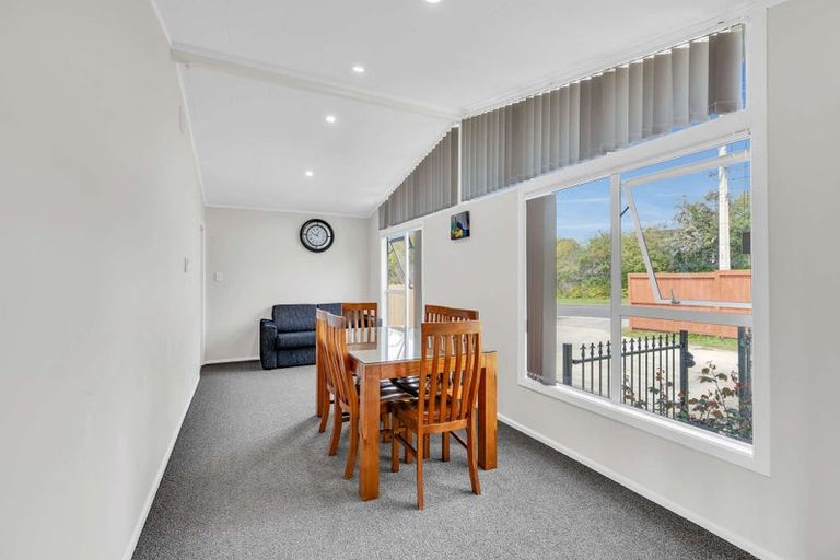 Photo of property in 7 Woodvale Road, Glen Eden, Auckland, 0602