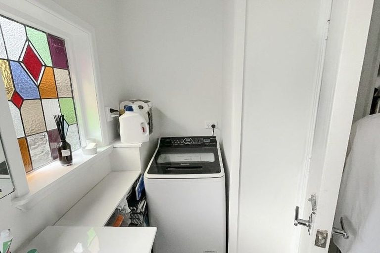 Photo of property in 10 Royal Street, Berhampore, Wellington, 6023