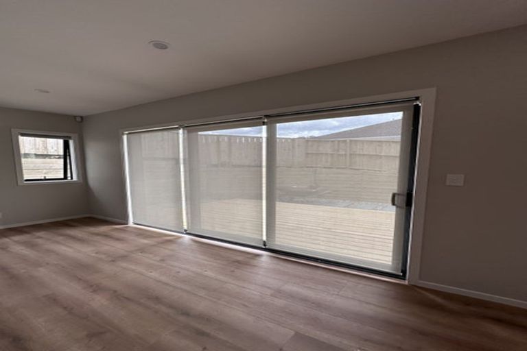 Photo of property in 9c Links Road, New Lynn, Auckland, 0600