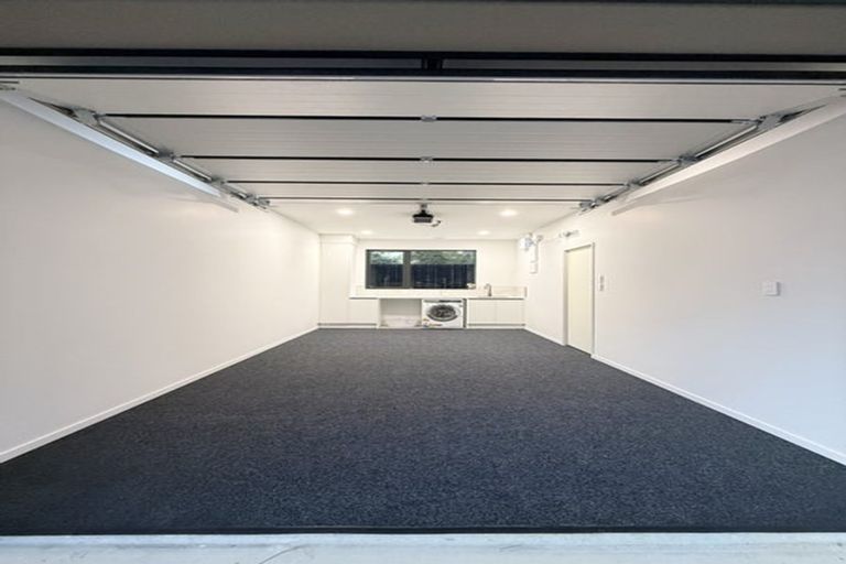 Photo of property in 584e Beach Road, Rothesay Bay, Auckland, 0630