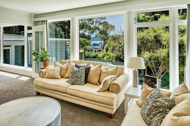 Photo of property in 2 Huia Road, Days Bay, Lower Hutt, 5013