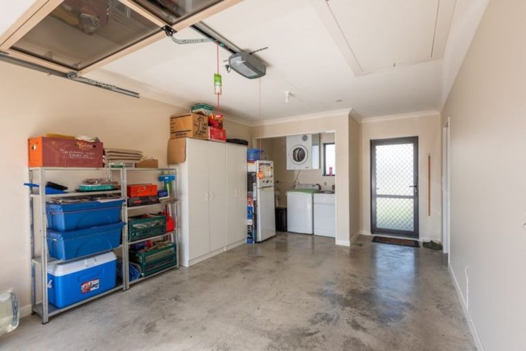 Photo of property in 11 Ian Peter Way, Otaki, 5512