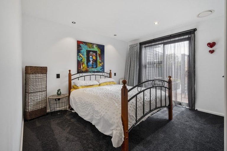 Photo of property in 4 Waimarama Court, Roslyn, Palmerston North, 4414