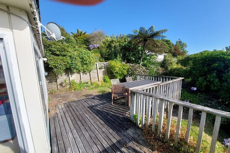 Photo of property in 7 Glenville Road, Karaka Bays, Wellington, 6022