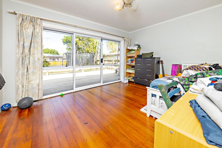 Photo of property in 26 Tiraumea Drive, Pakuranga, Auckland, 2010