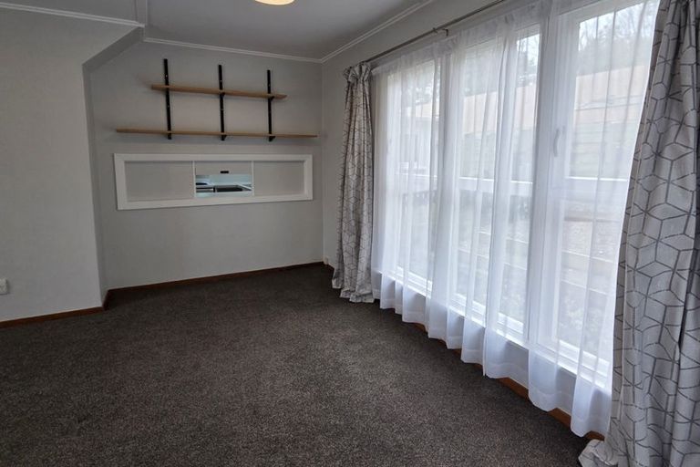Photo of property in 8a-8b Devon Place, Cannons Creek, Porirua, 5024