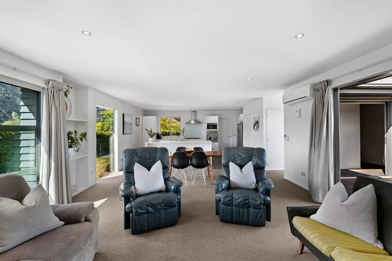 Photo of property in 5 Nerin Square, Lake Hayes, Queenstown, 9304