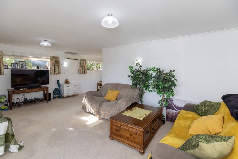Photo of property in 9 Kotare Street, Waikanae, 5036