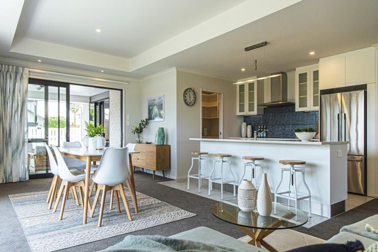 Photo of property in 11 Puroto Place, One Tree Point, 0118