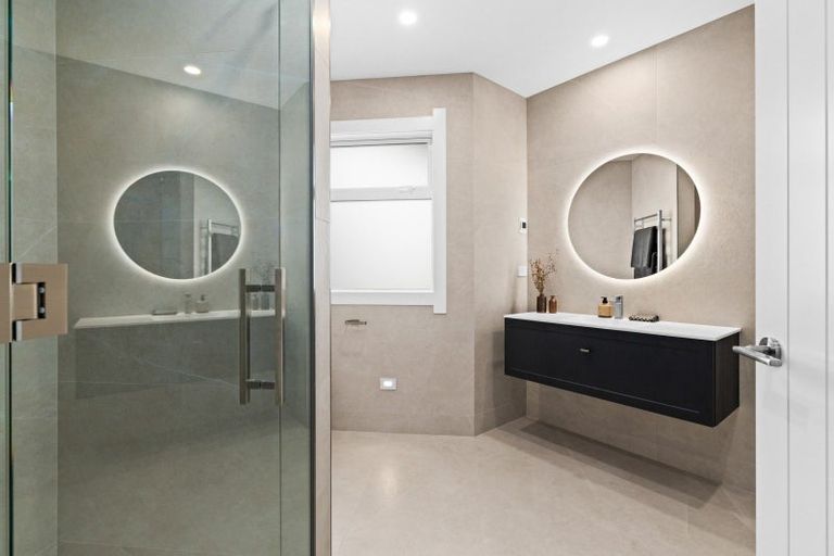 Photo of property in 129 Middle Road, Havelock North, 4130