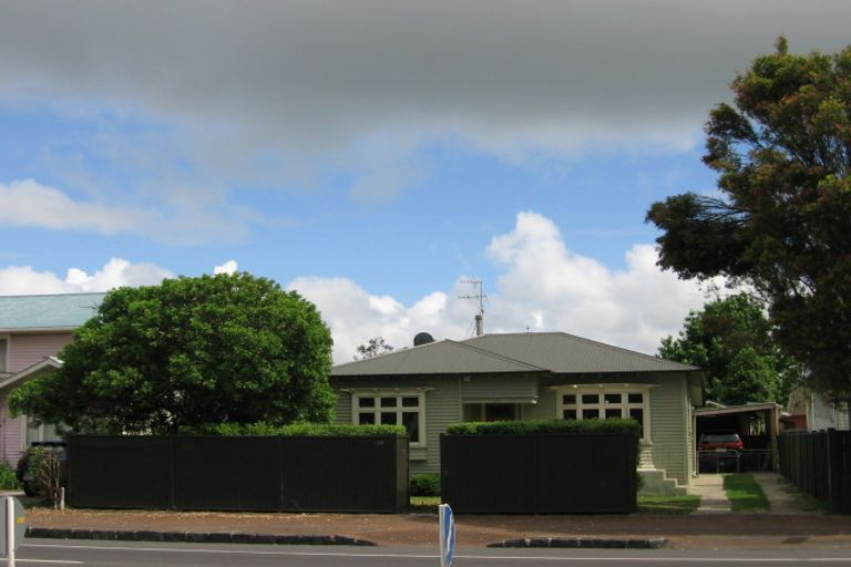 Photo of property in 1019 Great North Road, Point Chevalier, Auckland, 1022