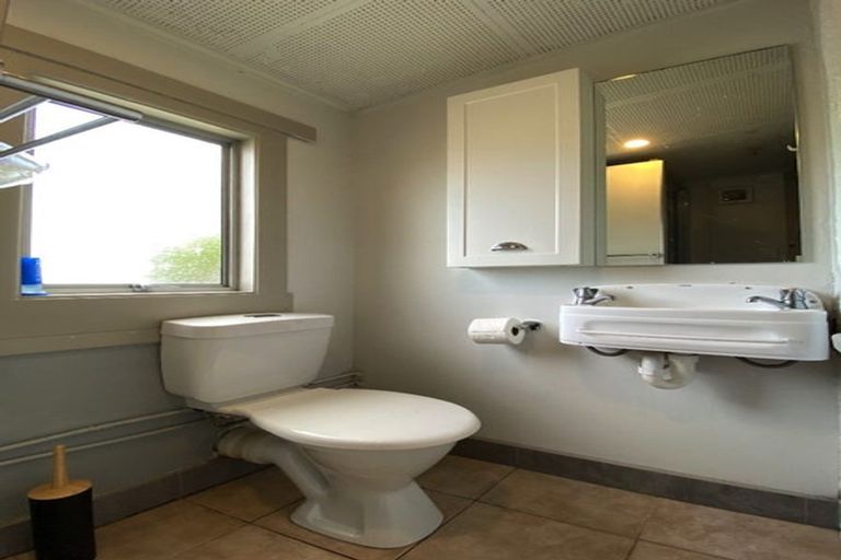 Photo of property in 6 Brighton Terrace, Murrays Bay, Auckland, 0630