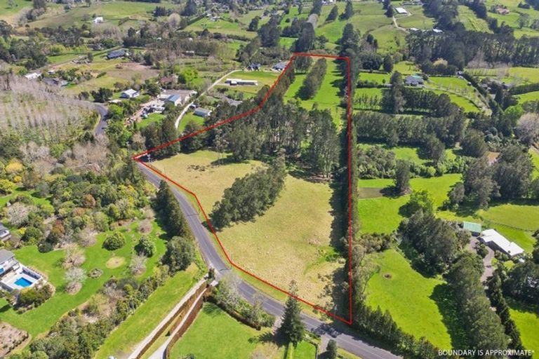 Photo of property in 123 Pomona Road, Kumeu, 0891