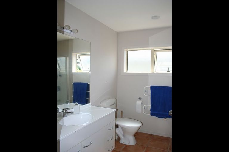 Photo of property in 9/103 Swanson Road, Henderson, Auckland, 0610